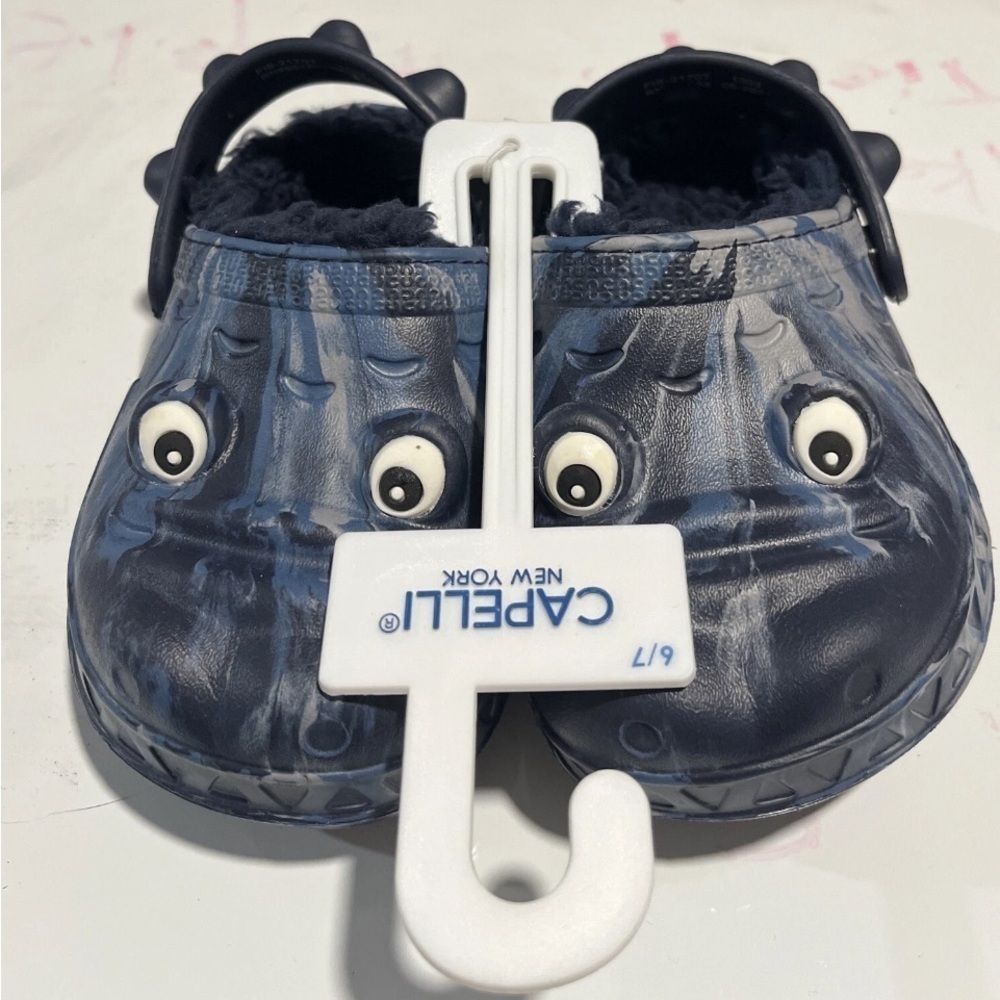 Capelli of New York Toddlers Cozy Swirt Gator Slippers in Black and Navy Sz 6-7 - Picture 6 of 7